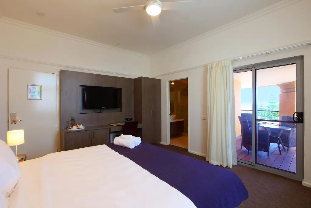 Cottesloe Beach Hotel Perth 3*,