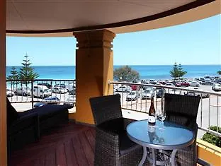 ***  Cottesloe Beach Hotel Perth Australia
